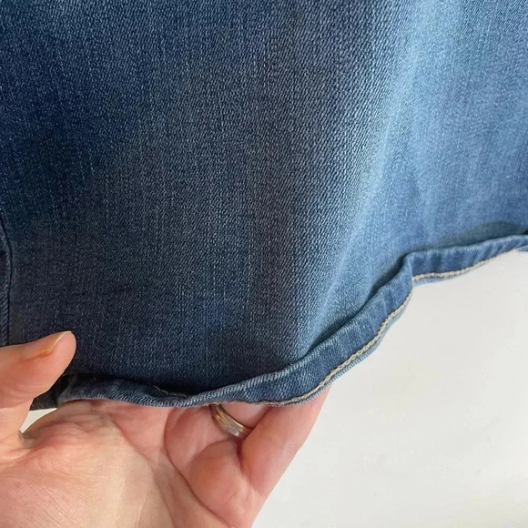 Lane Bryant  Girlfriend Mid‎ Rise Jean Shorts  Women's Plus Size 28 GUC! 0105 - Picture 3 of 9